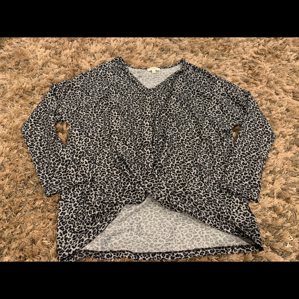 Cheetah print twist long sleeve shirt
